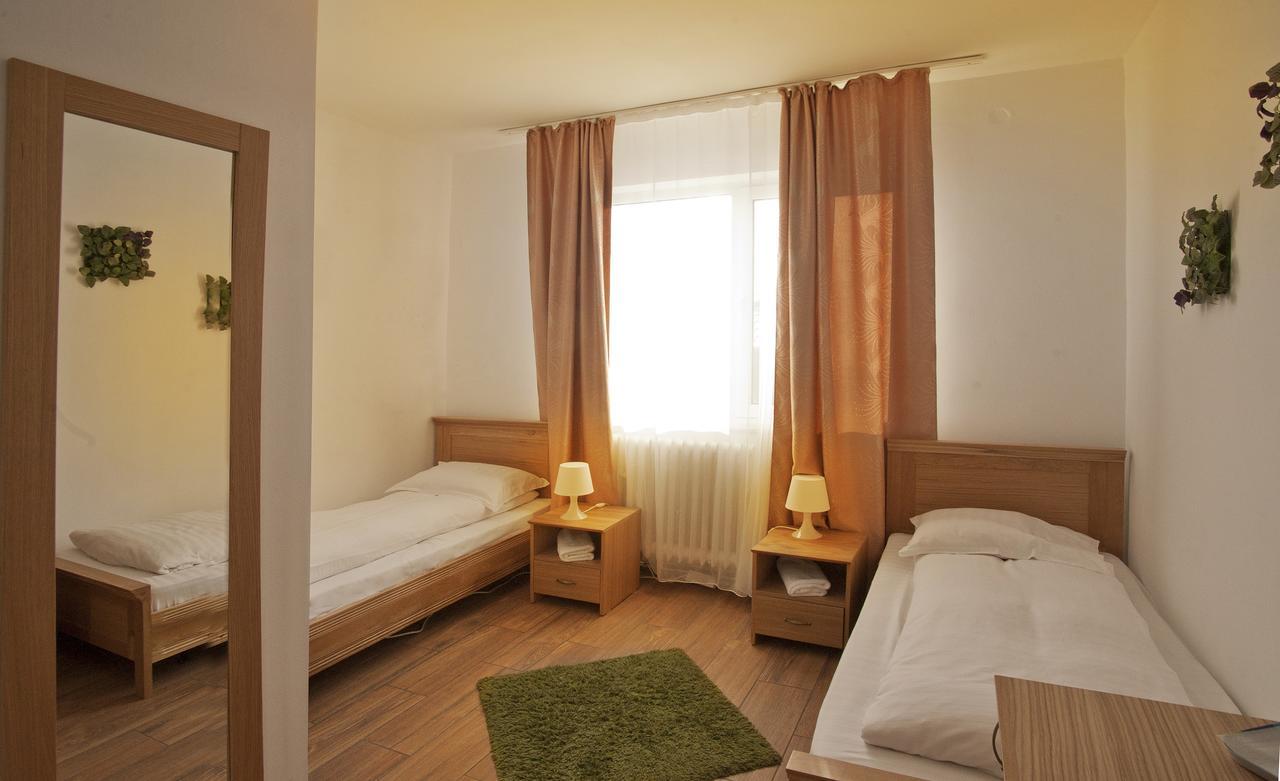 Pension Club Montana Campina Exterior photo